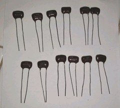 (Lot of 12) – 470pF @ 500V (5%) DIP SILVER MICA CAPACITORS Cornell Dubliner