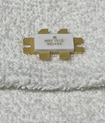 MOTOROLA ~ MRF151G ~ RF MOSFET Transistors 5-175MHz 300Watts 50Volt Gain 14dB