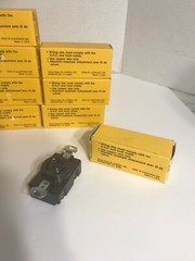 Vintage New Open Box Hubbell Inc #4710 Single Receptacle 15A X 11 20A X 1