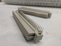 2x AMP TE 650895-4 Eurocard DIN 41612 Type R 96-Pin Female Right Angle Connector