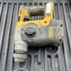 DEWALT 20V XR Brushless Cordless Rotary Hammer Drill/ for parts only