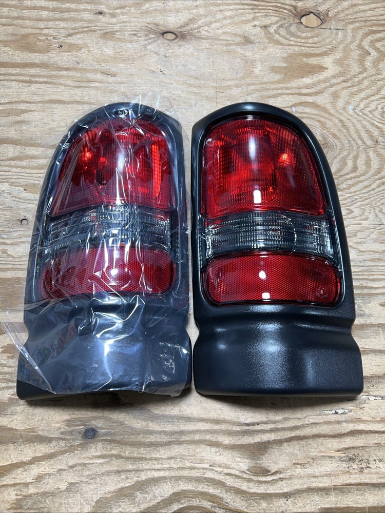 Tail Light Taillight Assembly Pair w/o Bulbs For Dodge Ram 1500 Truck