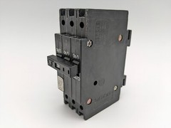 Cutler Hammer QCF3030HT Circuit Breaker 30 Amp 3 Pole 240 VAC DIN Rail Mount NOS