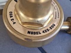 Harris 425 Single Stage Regulator AR HE N2 425-200-580 (3000773) NEW, Open Box
