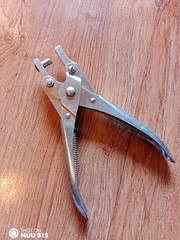 Commercial Grade Hole Punch