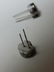 2 pcs-Bourns 3329H/3321H trim pots various resistances 2K,5K,20K, 100K see desc