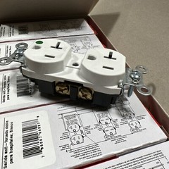 ⚡️Pass & Seymour TR8300H-W 20A Duplex Receptacle 125V 5-20R White Tamper Res⚡️