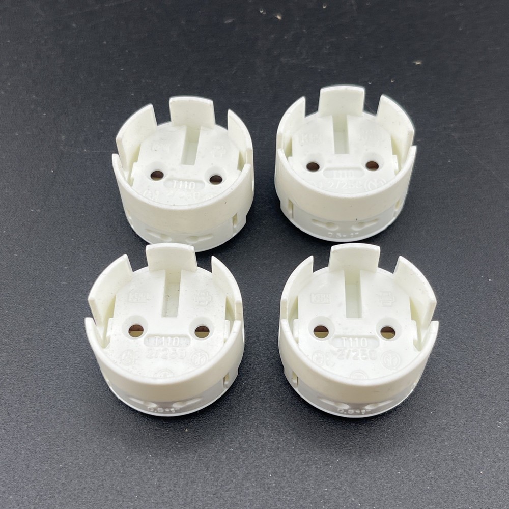 BJB T110 26.420 G13 Fluorescent Socket (LOT OF 4)