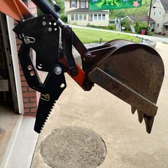 Backhoe Thumb Excavator Universal Claw Tractor For Kubota Deere Attachment