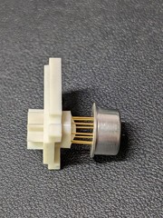 CTS 24.0 MHz Crystal Oscillator 2397042 Vintage 1989 TO-8 Can Metal Socket