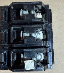 GENERAL ELECTRIC GE PLUG IN CIRCUIT BREAKER, 3 POLES, 240V, 30A, 3885, THQL32030