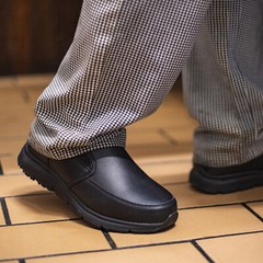 HISEA Men’s Non-Slip Shoes Slip-On Chef Shoes Water Resistant Kitchen Work Shoes