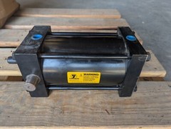 Yates Pneumatic Air Cylinder 5″ Bore X 6″ Stroke 250 PSI 1″ Rod U3AJ4