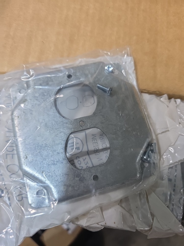 RS-12, 4″ SQUARE COVER 1/2 HIGH 2-9/64 V571-BC Box Of 25 Receptacle Outlet