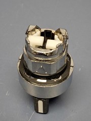 Lot of 20 Schneider Electric – ZB4BD3 – 22mm Push Button – 3 Position – Black