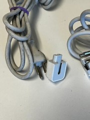 U50: Lot of 33 Apple Power Supply Cables