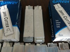 Lot of 16 GARVEY JIFFY RAZOR BLADE CUTTER POCKET KNIFES & 2 HUBERT