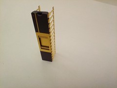 Chip carrier ceramic-gold C-DIP 28 pin 13-029-028 SILVERGLASS