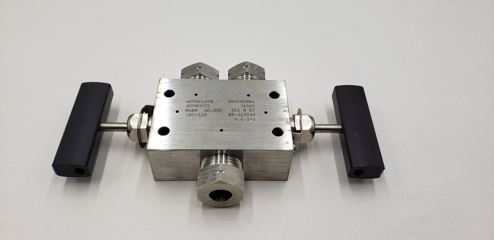Autoclave Engineers 30VM9075 30,000 psi Stainless Steel Manifold & Needle Valves