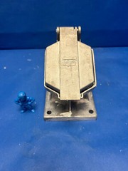 Crouse-Hinds ENR5201 M3 Delayed Action Circuit Breaking Receptacle *Box of 2