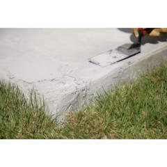 Quikrete 4 lb. 1 Qt. Concrete Patching Compound, Use for patches up to 1/4 inch