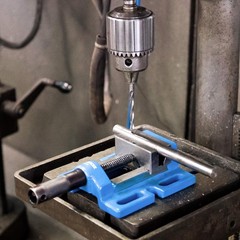 Groz 35120 3″ Uni-Grip Drill Press Vise, Blue, Powder Coated 3.3/16″ Jaw Width