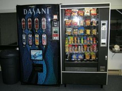 ROYAL VENDORS 660 SODA VENDING MACHINE “MONSTER GREEN” 16oz CAN VEND LABEL
