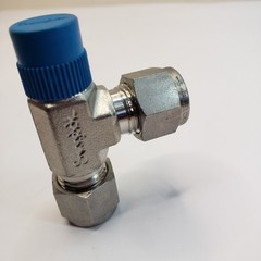 1 Swagelok Stainless Steel Male Run 3/8″ Tube x 3/8″ Male NPT SS-600-3-6TMT