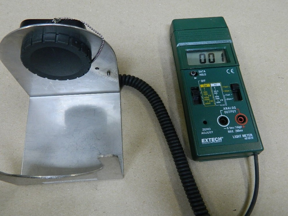 Extech Light Meter 401025 Intensity Lux And Foot Candles Measurement Instrument