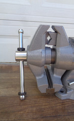 WILTON Multi Purpose Bench Vise 5-1/2″ Jaws – Rotating Head