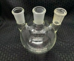 Chemglass Glass 1000mL Vertical 3-Neck 24/40 Round Bottom Flask, CG-1522-07 Chip