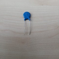 Varistor 10D511K