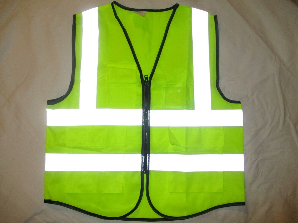 Sleeveless High Visibility 5 pocket Safety Vest for Outdoor Workers