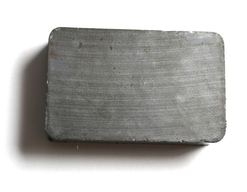 Ceramic Magnet – 1″ x 1.5″ x 0.4″ – Rectangle – Strong Magnet – Eisco Labs