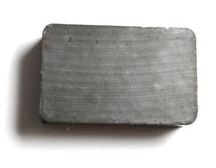 Ceramic Magnet – 1″ x 1.5″ x 0.4″ – Rectangle – Strong Magnet – Eisco Labs
