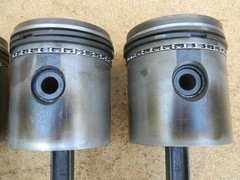 Set of 4 Vintage AC Allis Chalmers Engine Connecting Rods U 3988 with Pistons