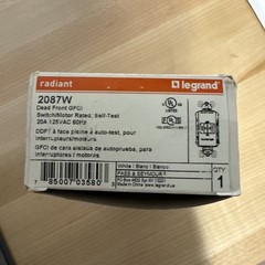 Legrand Radiant White 20-Amp Decorator Outlet Residential-2087 White NEW
