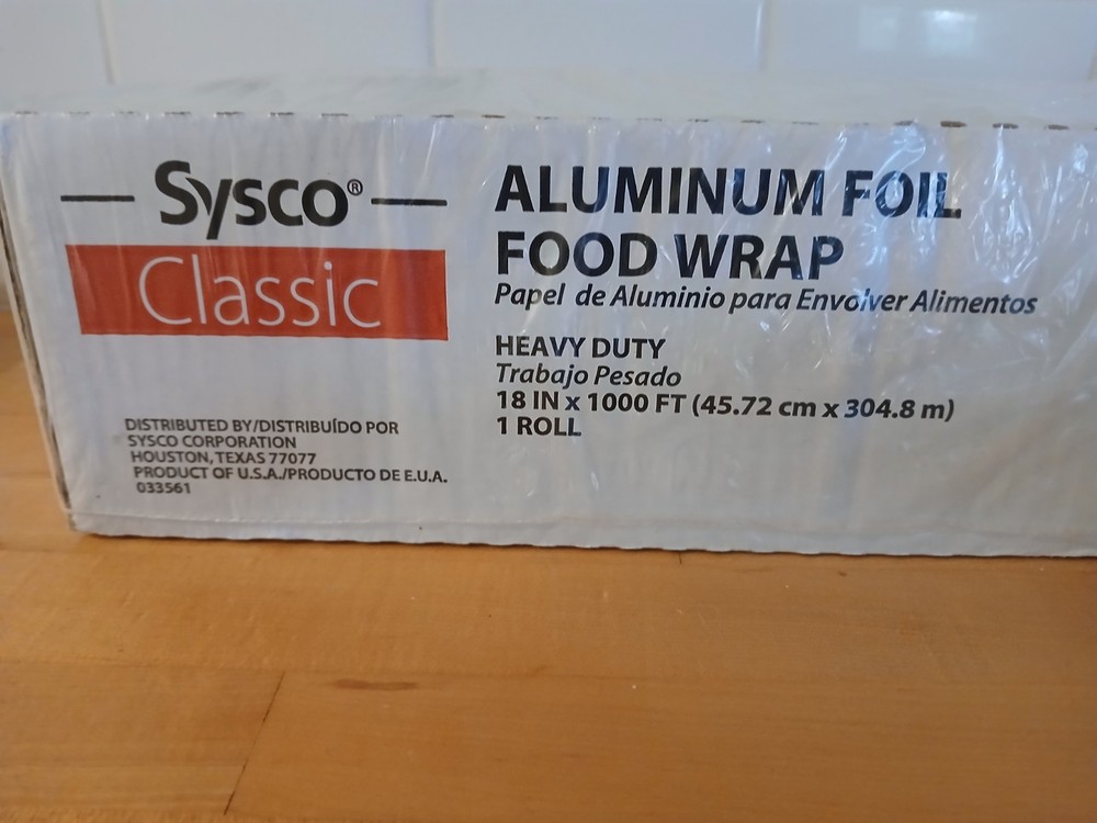 Sysco Classic Heavyweight Aluminum Foil Roll – 18″ x 1000 ft – Commercial Grade