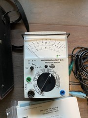 Heavy Duty AEMC Model 5000 Megohmmeter Military Coal Mine 500-5000 Volt Meter