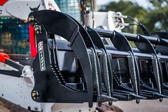 Log, Brush, and Rock Grapple Skid Steer Loader Attachment for JCB 86″ Wide