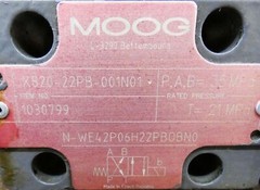 Moog N-WE42P06H22PBOBN0 35MPa Directional Control Valve -used-