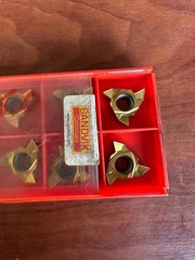 Sandvik Coromant R166.0L-22VM01-001 1020 Carbide Threading Inserts P3.5-6.0 10pc