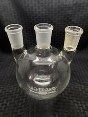 Chemglass Glass 1000mL Vertical 3-Neck 24/40 Round Bottom Flask, CG-1522-07 Chip