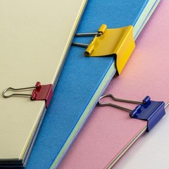 Eco-Friendly Storage Tub of 30 Assorted Metal Binder Clips – Stylish and Durable