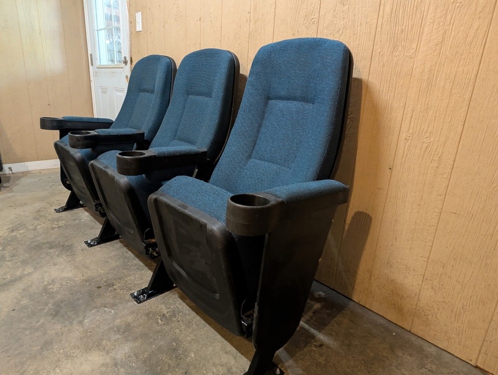 Lot of 800-IRWIN THEATER SEATING BLUE, ROCKER