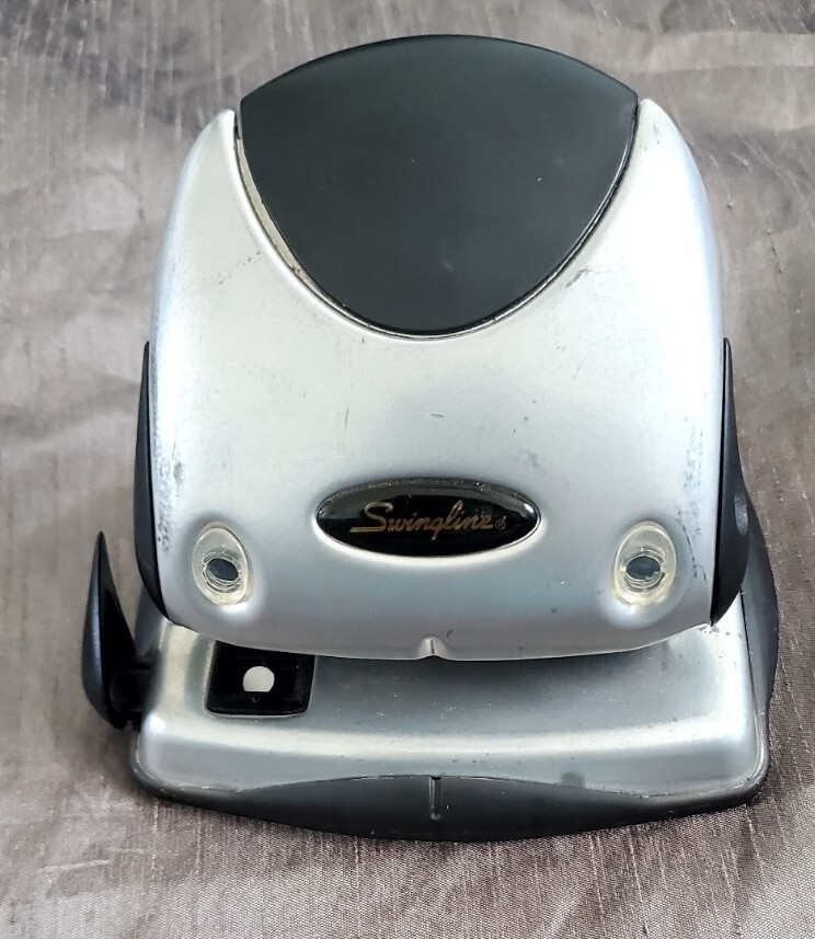 Vintage Swingline 2 Hole Punch Model 74055 ACCO Brands Inc Tested and Works