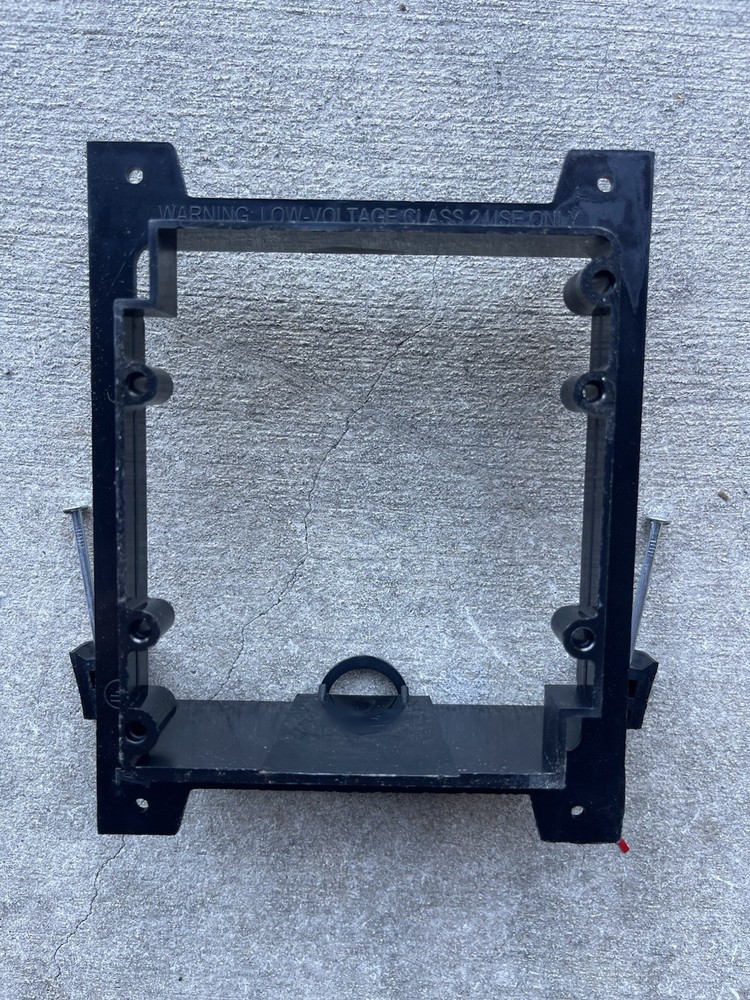 Lot of 22 Arlington Industries LV1 Low Voltage Mounting BracketsCondition: New