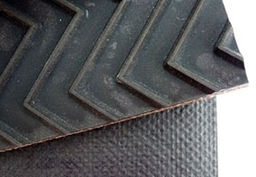 Baler Belts Gehl 1475 3 Ply Continous Chevron w/Clipper 6″ x 469″