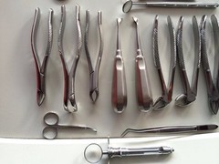 32 Pcs ORAL DENTAL EXTRACTION SURGERY EXTRACTING ELEVATORS FORCEPS INSTRUMENTS