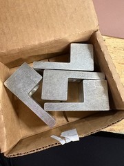 BOX OF 4 POLARIS LUGS # 600T
